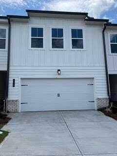 650 Point Place Drive, Loganville, GA 30052