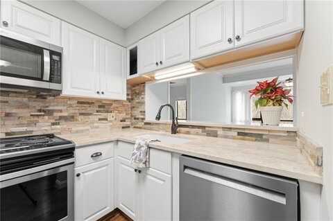 1800 Clairmont #428 Lake, Decatur, GA 30033