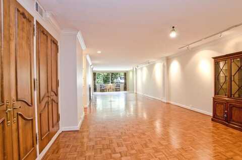 2734 Peachtree Road NW, Atlanta, GA 30305