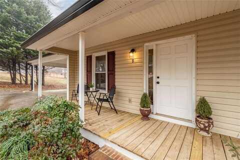 9 Woodberry Drive SE, Silver Creek, GA 30173