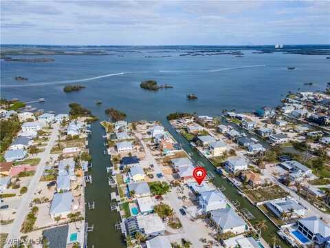 208 Flamingo Street, Fort Myers Beach, FL 33931