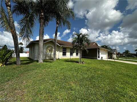 910 SW 10th Place, Cape Coral, FL 33991