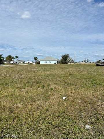 1607 NE 7th Place, Cape Coral, FL 33909