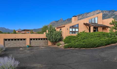 450 LIVE OAK Lane NE, Albuquerque, NM 87122