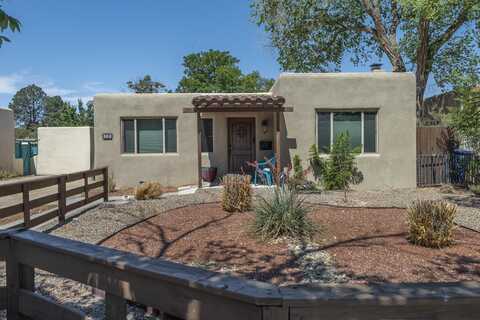 623 Lafayette Drive NE, Albuquerque, NM 87106