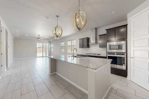 415 Adeline Avenue, Los Lunas, NM 87031