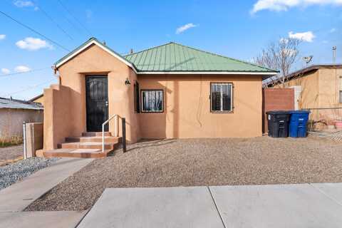 711 Lewis Avenue SE, Albuquerque, NM 87102