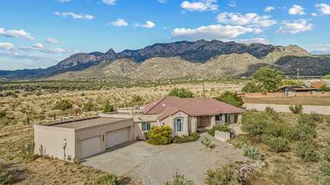 12511 ELENA Drive NE, Albuquerque, NM 87122