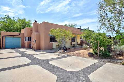 5006 La Cienega Street NW, Albuquerque, NM 87107