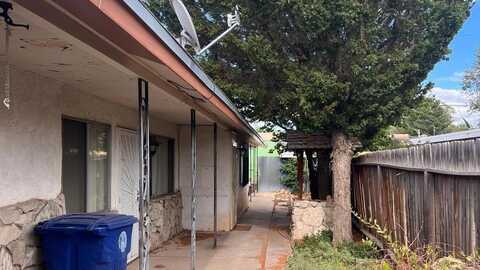 816 Ortiz Drive SE, Albuquerque, NM 87108