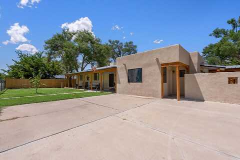 2105 COE Road SW, Albuquerque, NM 87105