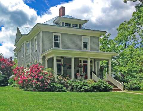 4 WHITE ST, LEXINGTON, VA 24450