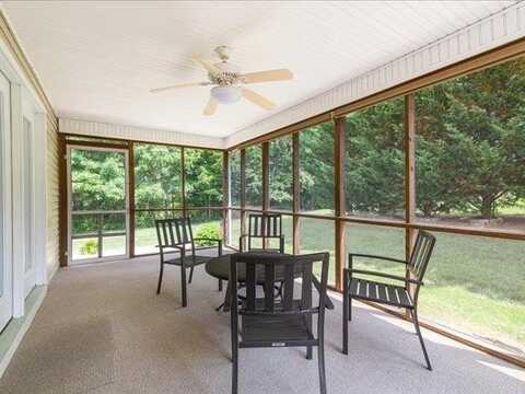 41 HICKORY NUT LN, STAUNTON, VA 24401