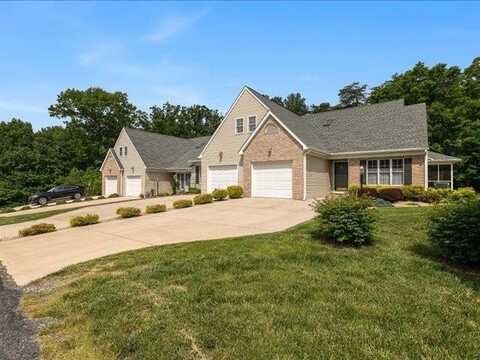 41 HICKORY NUT LN, STAUNTON, VA 24401