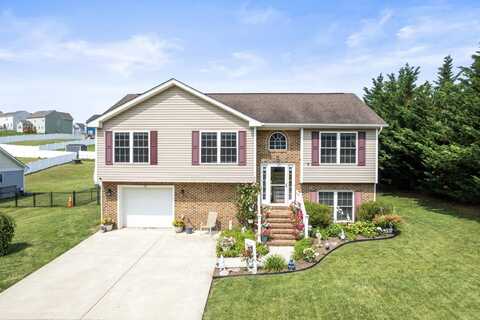 96 LOFTY CIR, STUARTS DRAFT, VA 24477