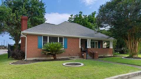 4301 O, Galveston, TX 77550