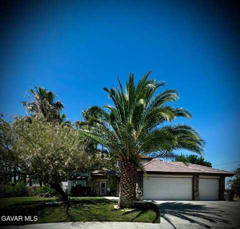 6001 Brougham Street, Lancaster, CA 93536