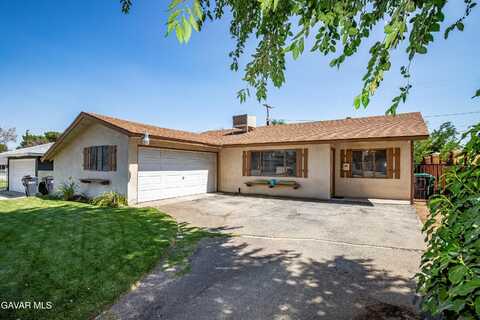 632 E Oldfield Street, Lancaster, CA 93535
