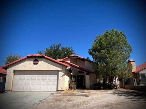 1607 E Newgrove Street, Lancaster, CA 93535