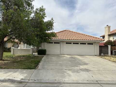 1031 E Ave J 3, Lancaster, CA 93535