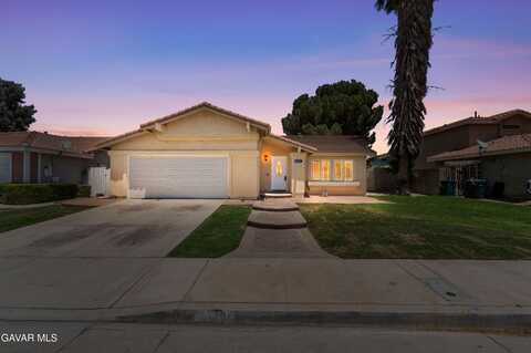 4633 Dowel Avenue, Palmdale, CA 93552