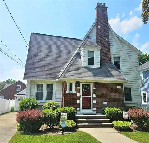 57 Crestmont Rd, BINGHAMTON, NY 13905