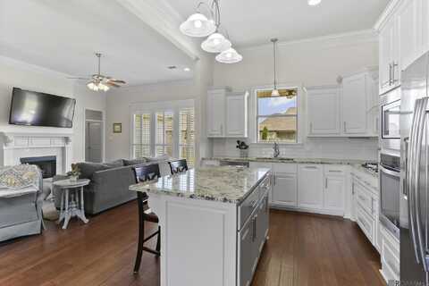 7323 Bessie Dr, Denham Springs, LA 70706