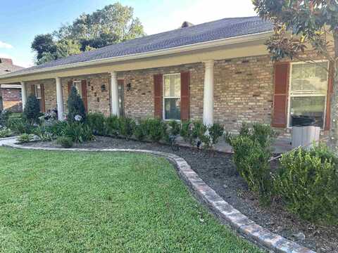 2358 W Highmeadow Ct, Baton Rouge, LA 70816