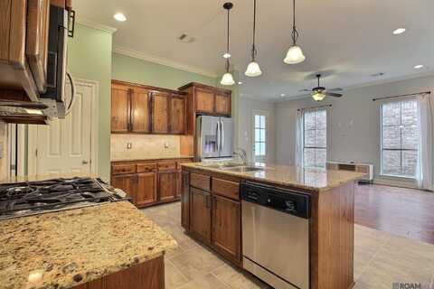 7935 Seville Ct, Baton Rouge, LA 70820