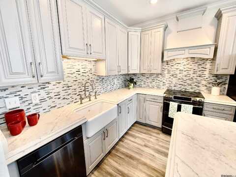 4000 Lake Beau Pre, Baton Rouge, LA 70820