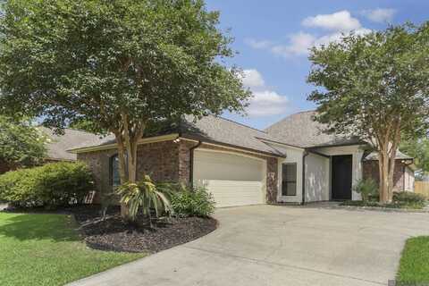 9504 Country Lake Dr, Baton Rouge, LA 70817