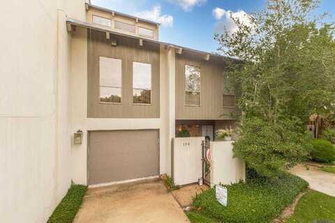 104 Tchefuncte Oaks Dr, Mandeville, LA 70471