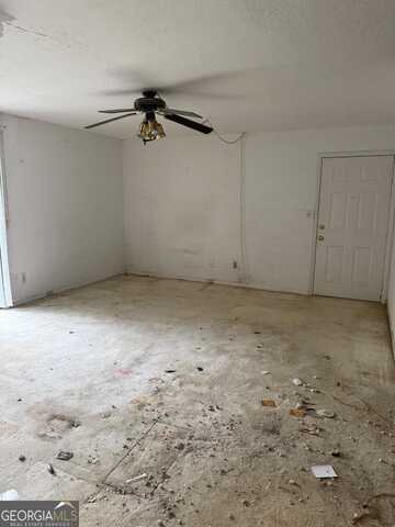 809 CAMELOT, College Park, GA 30349