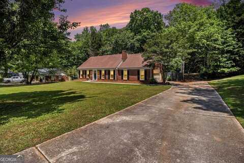 1828 Brandy Woods, Conyers, GA 30013