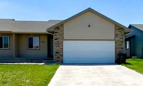 1918 Prairie View Drive, Garden City, KS 67846