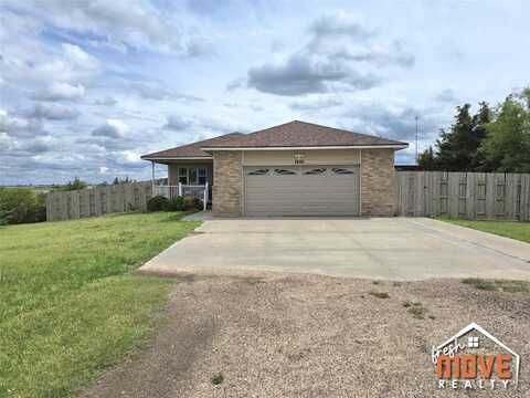 7450 Lindsay Drive, Holcomb, KS 67851