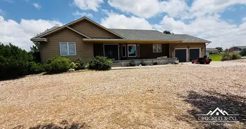 10552 Lakeview Court, Dodge City, KS 67801