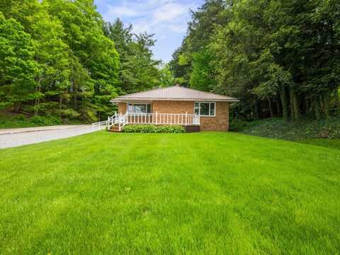 12052 LAKE Drive, Conneaut Lake, PA 16316