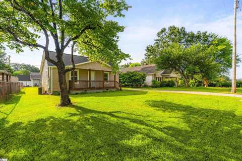26 8th Street, Greer, SC 29651