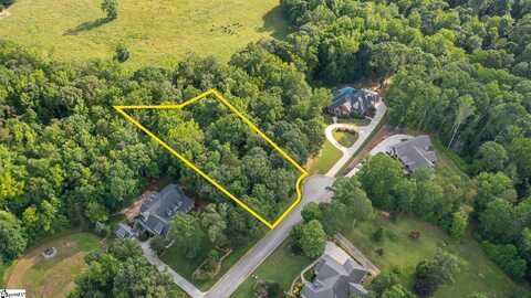 107 Woodland Hills Lane, Fountain Inn, SC 29644