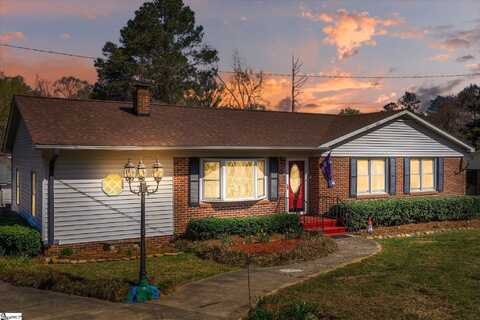 109 Pinewood Avenue, Clinton, SC 29325