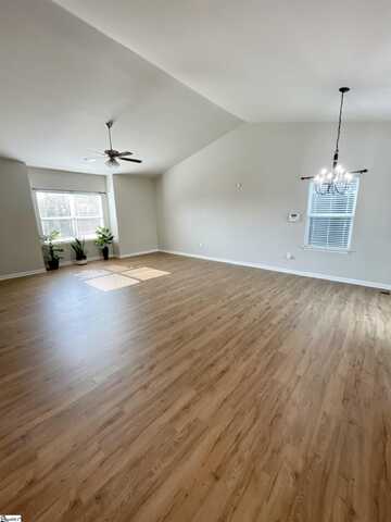 8 7 Street, Greer, SC 29651