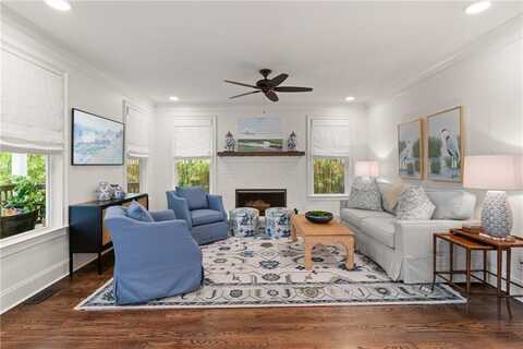 553 Park Ave, Saint Simons Island, GA 31522