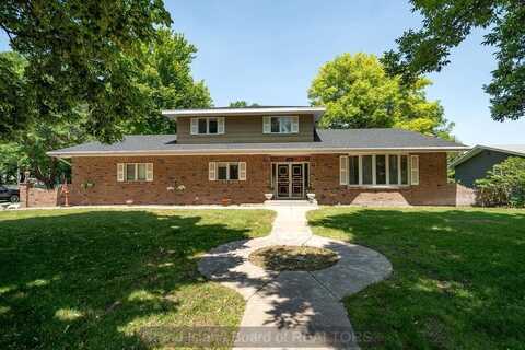 1316 Grand Ave, Grand Island, NE 68801