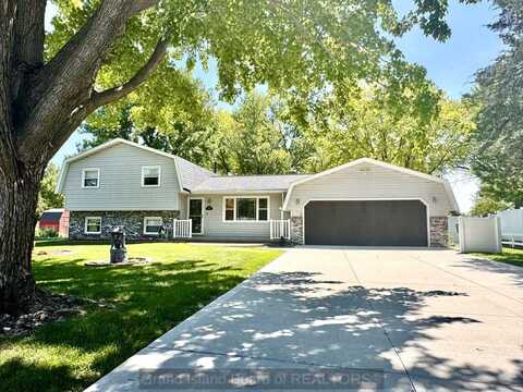 3011 Sunflower Drive, Grand Island, NE 68801