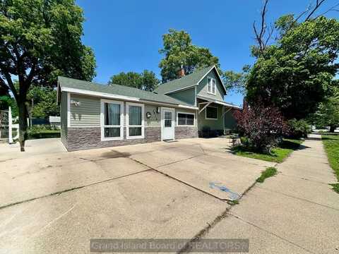 1210 E 8th St, Grand Island, NE 68801