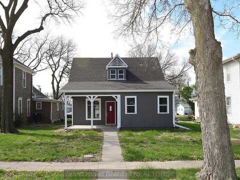 735 Olive Ave, Hebron, NE 68370
