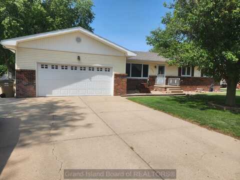 4242 Spur Lane, Grand Island, NE 68803
