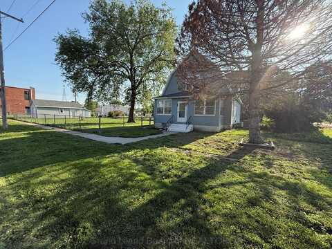 911 Platte Street, Chapman, NE 68827