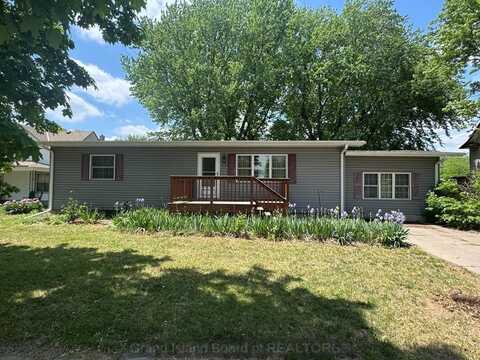436 N 3rd St, Hampton, NE 68843
